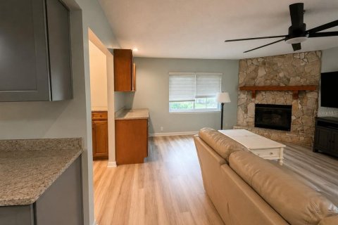 House in Port Richey, Florida 2 bedrooms, 164.99 sq.m. № 2149484 - photo 9