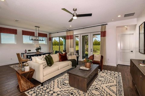 House in Clermont, Florida 4 bedrooms, 284.37 sq.m. № 1733252 - photo 5