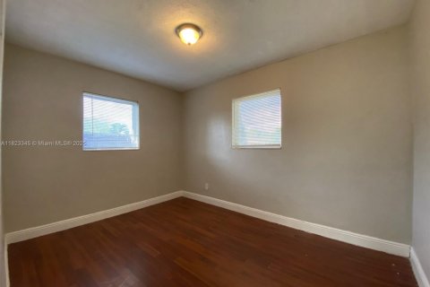 House in West Park, Florida 4 bedrooms, 116.31 sq.m. № 1790287 - photo 16