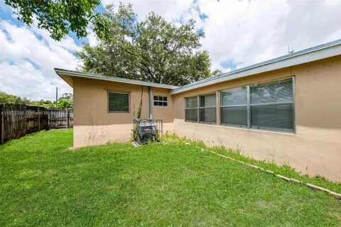 House in West Park, Florida 4 bedrooms, 116.31 sq.m. № 1790287 - photo 29
