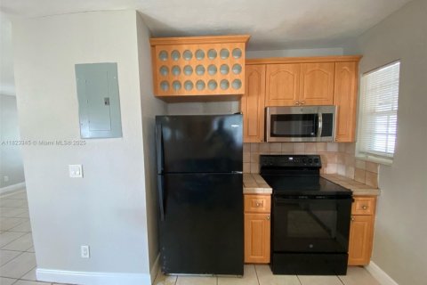 House in West Park, Florida 4 bedrooms, 116.31 sq.m. № 1790287 - photo 6