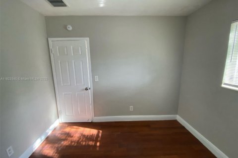 House in West Park, Florida 4 bedrooms, 116.31 sq.m. № 1790287 - photo 21
