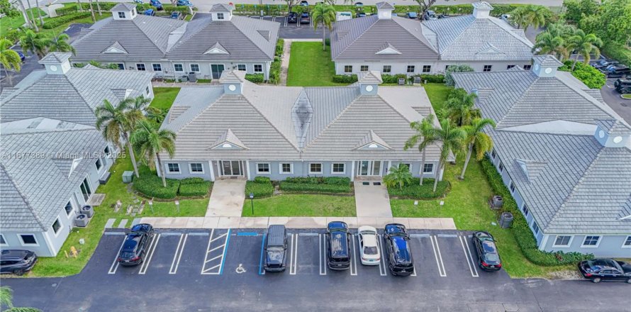 Коммерческая недвижимость в Майами, Флорида № 1921935