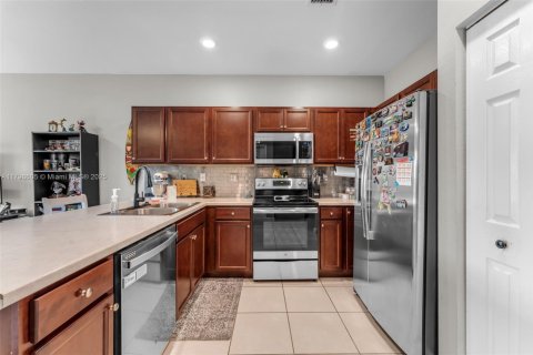 Townhouse in Homestead, Florida 3 bedrooms, 153.29 sq.m. № 1875384 - photo 8