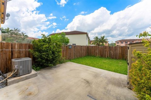 Townhouse in Homestead, Florida 3 bedrooms, 153.29 sq.m. № 1875384 - photo 24