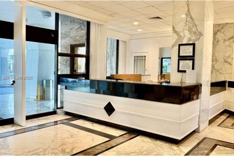 Condominio en alquiler en Miami Beach, Florida, 1 dormitorio, 99.41 m2 № 2089572 - foto 2