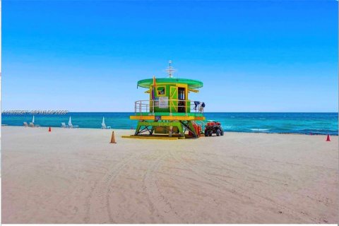 Condominio en alquiler en Miami Beach, Florida, 1 dormitorio, 99.41 m2 № 2089572 - foto 11