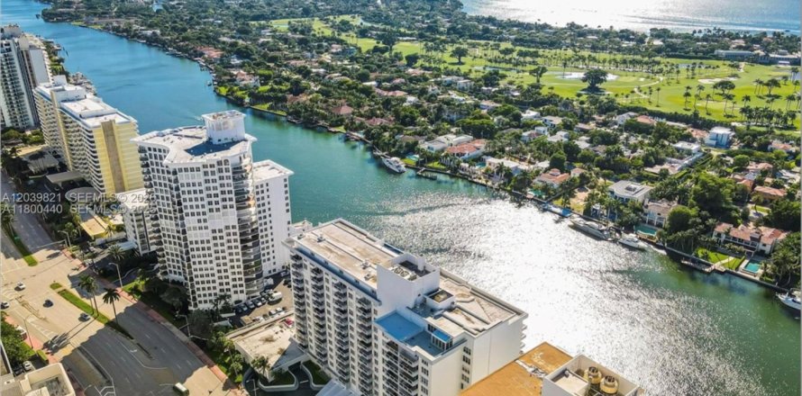 Condominio en Miami Beach, Florida, 1 dormitorio  № 2089572