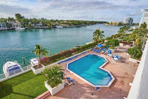 Condominio en alquiler en Miami Beach, Florida, 1 dormitorio, 99.41 m2 № 2089572 - foto 10