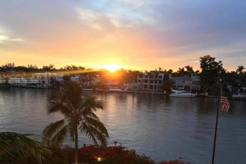 Condominio en alquiler en Miami Beach, Florida, 1 dormitorio, 99.41 m2 № 2089572 - foto 8