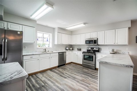 Villa ou maison à vendre à San Antonio, Floride: 2 chambres, 157.93 m2 № 2355150 - photo 9