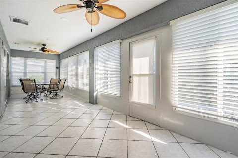 Villa ou maison à vendre à San Antonio, Floride: 2 chambres, 157.93 m2 № 2355150 - photo 15