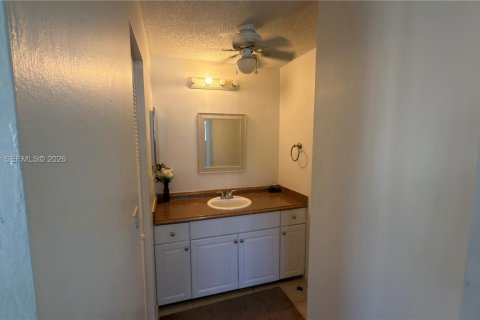 Copropriété à louer à Miami, Floride: 3 chambres, 98.94 m2 № 1996832 - photo 10