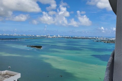 Condominio en venta en Miami, Florida, 47.19 m2 № 1985531 - foto 1