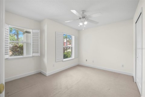 Townhouse in Tampa, Florida 3 bedrooms, 141.95 sq.m. № 1649269 - photo 5