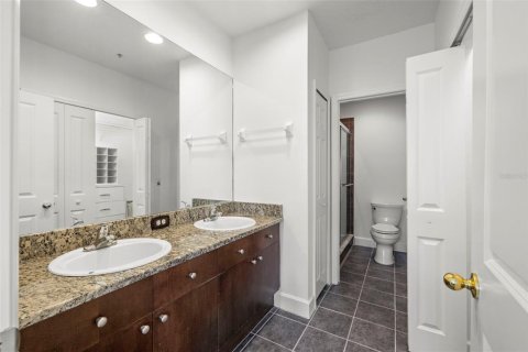 Townhouse in Tampa, Florida 3 bedrooms, 141.95 sq.m. № 1649269 - photo 23