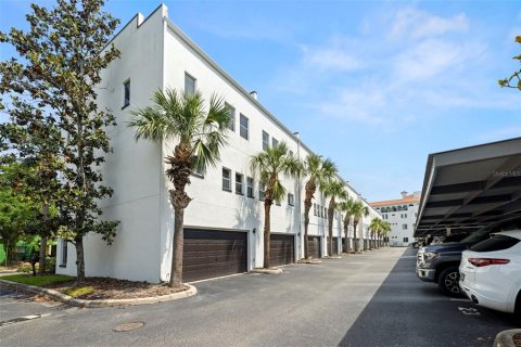 Townhouse in Tampa, Florida 3 bedrooms, 141.95 sq.m. № 1649269 - photo 29