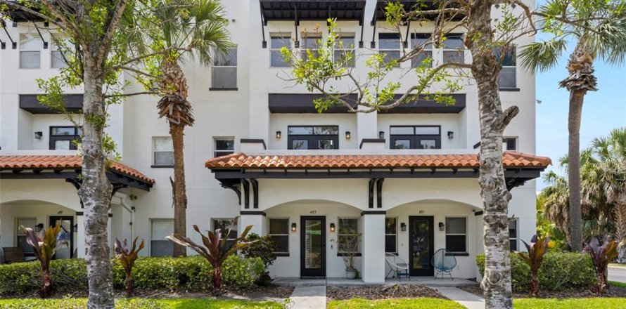 Townhouse in Tampa, Florida 3 bedrooms, 141.95 sq.m. № 1649269