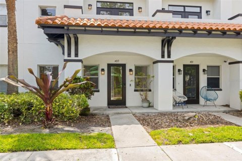 Townhouse in Tampa, Florida 3 bedrooms, 141.95 sq.m. № 1649269 - photo 2