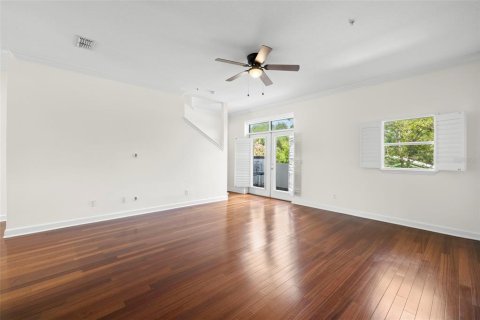 Townhouse in Tampa, Florida 3 bedrooms, 141.95 sq.m. № 1649269 - photo 14
