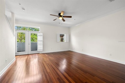 Townhouse in Tampa, Florida 3 bedrooms, 141.95 sq.m. № 1649269 - photo 13