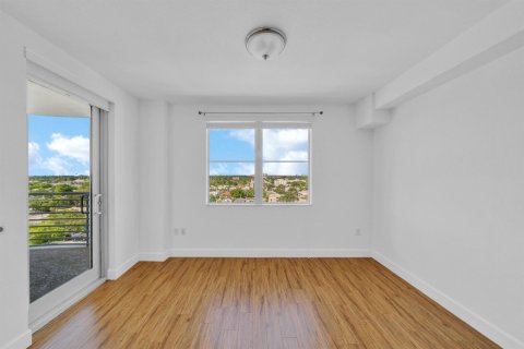 Condo in Hollywood, Florida, 2 bedrooms  № 2390559 - photo 12