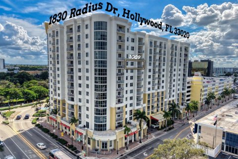 Condo in Hollywood, Florida, 2 bedrooms  № 2390559