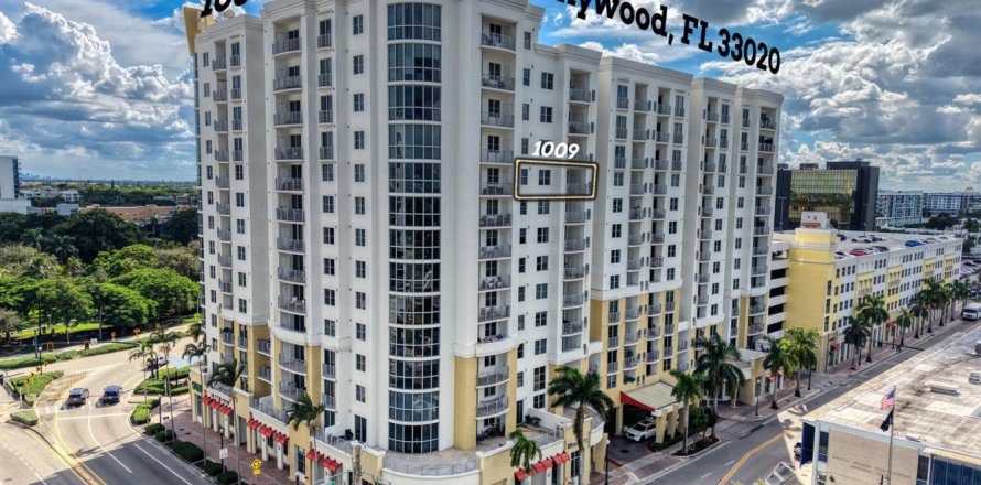Condo in Hollywood, Florida, 2 bedrooms  № 2390559