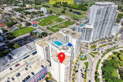 Condo in Hollywood, Florida, 2 bedrooms  № 2390559 - photo 4
