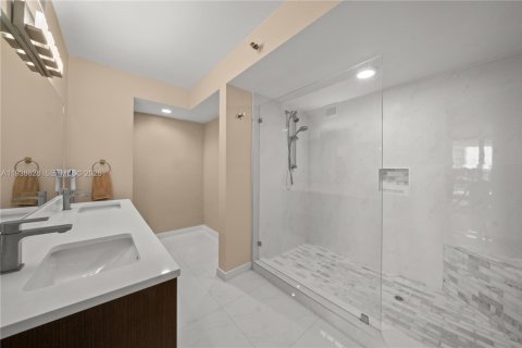 Copropriété à vendre à Miami, Floride: 2 chambres, 127.74 m2 № 1996859 - photo 18
