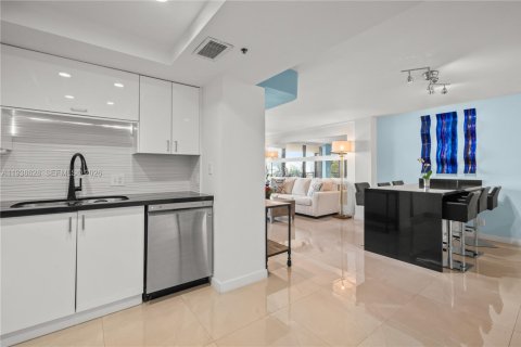 Copropriété à vendre à Miami, Floride: 2 chambres, 127.74 m2 № 1996859 - photo 13