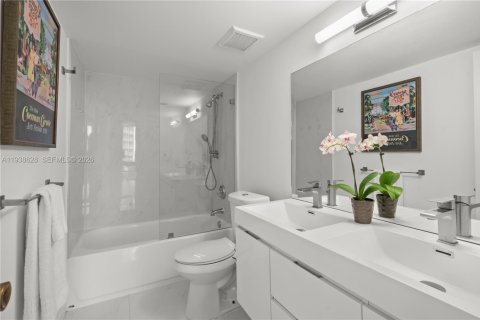 Copropriété à vendre à Miami, Floride: 2 chambres, 127.74 m2 № 1996859 - photo 22