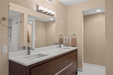 Copropriété à vendre à Miami, Floride: 2 chambres, 127.74 m2 № 1996859 - photo 19