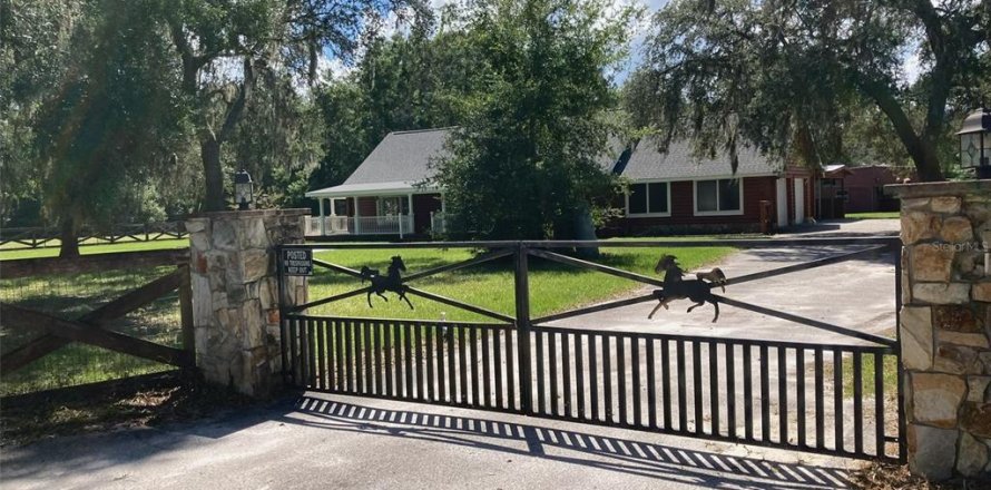 Villa ou maison à Spring Hill, Floride 3 chambres, 223.34 m2 № 2142148