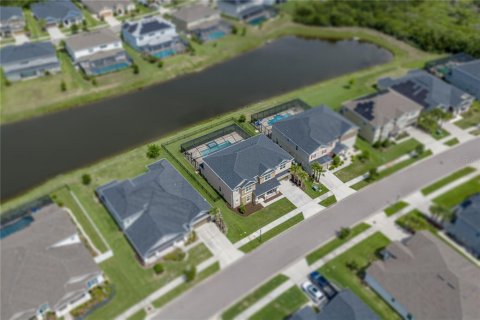 Casa en venta en Wesley Chapel, Florida, 6 dormitorios, 388.42 m2 № 2201500 - foto 6