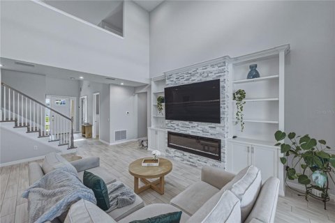 Casa en venta en Wesley Chapel, Florida, 6 dormitorios, 388.42 m2 № 2201500 - foto 13