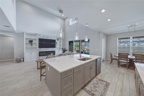 Casa en venta en Wesley Chapel, Florida, 6 dormitorios, 388.42 m2 № 2201500 - foto 18