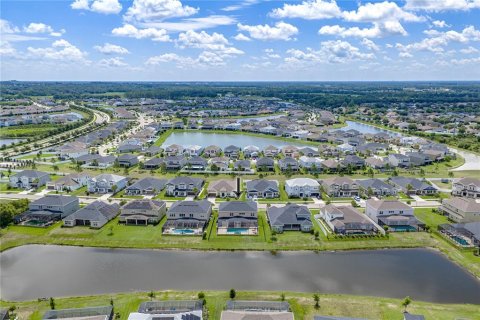 Casa en venta en Wesley Chapel, Florida, 6 dormitorios, 388.42 m2 № 2201500 - foto 4