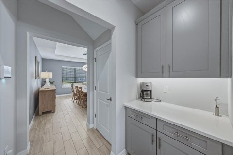 Casa en venta en Wesley Chapel, Florida, 6 dormitorios, 388.42 m2 № 2201500 - foto 25