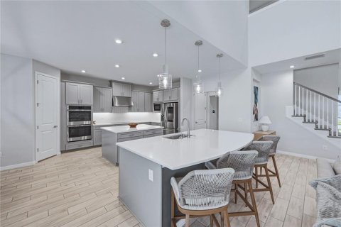 Casa en venta en Wesley Chapel, Florida, 6 dormitorios, 388.42 m2 № 2201500 - foto 15