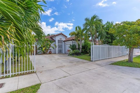 Villa ou maison à vendre à Homestead, Floride: 3 chambres, 143.53 m2 № 1826047 - photo 2