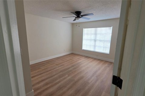 Casa en venta en Apopka, Florida, 3 dormitorios, 136.38 m2 № 2202321 - foto 10