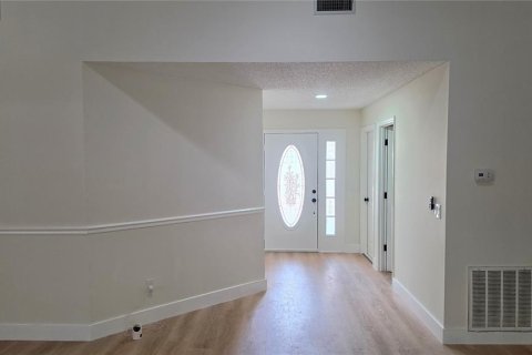 Casa en venta en Apopka, Florida, 3 dormitorios, 136.38 m2 № 2202321 - foto 9