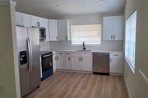 Casa en venta en Apopka, Florida, 3 dormitorios, 136.38 m2 № 2202321 - foto 6