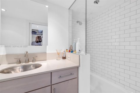 Copropriété à vendre à Miami Beach, Floride: 2 chambres, 161 m2 № 2152818 - photo 22