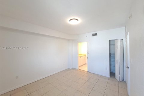 Appartement à louer à Miami, Floride: 2 chambres № 2084860 - photo 3