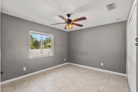 Villa ou maison à vendre à North Port, Floride: 3 chambres, 172.71 m2 № 2428732 - photo 28