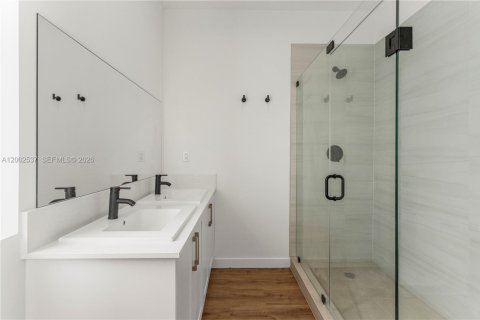 Townhouse in Florida City, Florida 4 bedrooms № 2067884 - photo 21