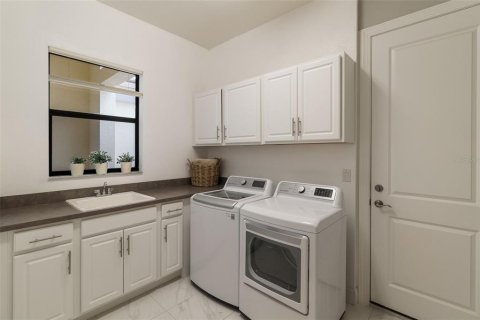 Купить виллу или дом в Сарасота, Флорида 12 комнат, 239.04м2, № 1528803 - фото 28