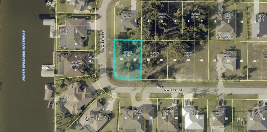 Land in Cape Coral, Florida № 2160520